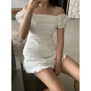 COCO SIN - Áo Xếp Ly Trắng Trẹt Vai