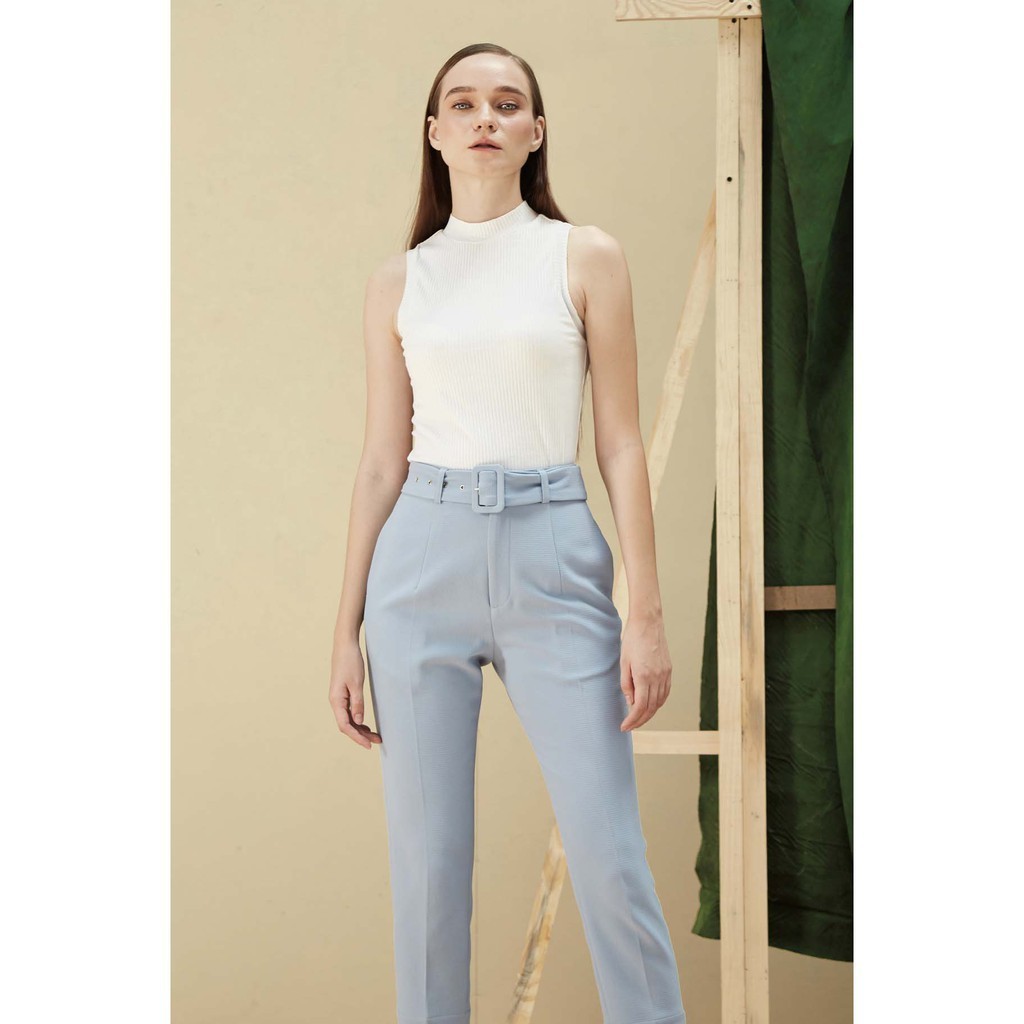 COCO SIN - Áo Thun Sát Nách Trắng Phom Basic Nữ