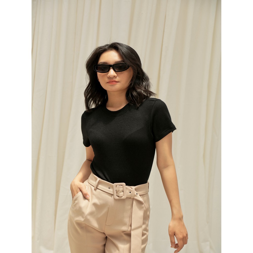 COCO SIN - Áo Thun Gân Đen Basic Cổ Tròn
