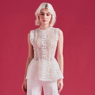 COCO SIN - Áo Ren Trắng Sát Nách Phối Dập Ly