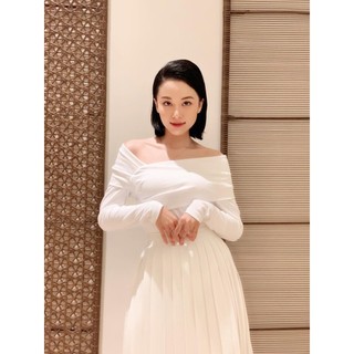 COCO SIN - Áo Kiểu Bodysuit Thun Trắng Lệch Vai
