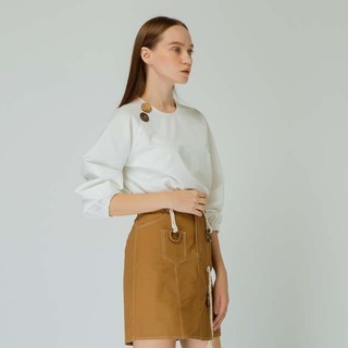 COCO SIN - Áo Kate Trắng 2 Nút Gỗ