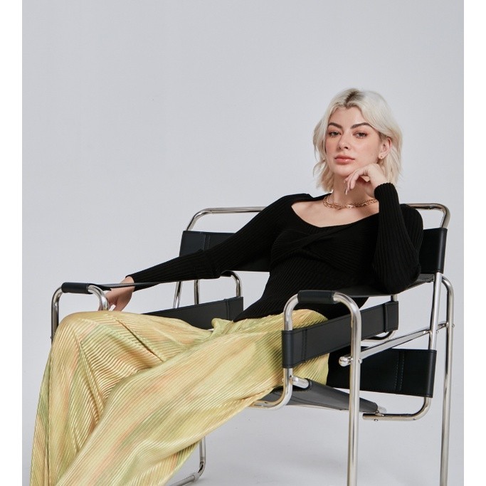 COCO SIN - Áo Dệt Kim Đen Xoắn Nơ