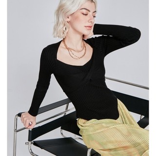 COCO SIN - Áo Dệt Kim Đen Xoắn Nơ