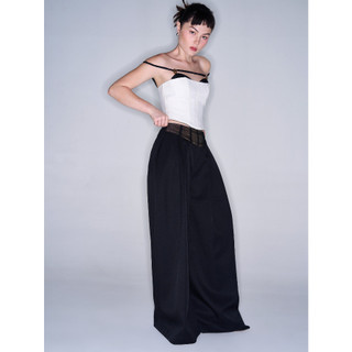COCO SIN - Áo Croptop B&W Đính Khoen Hoa