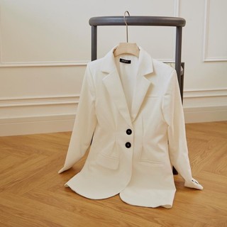 COCO SIN - Áo Blazer Trắng Nút Đen