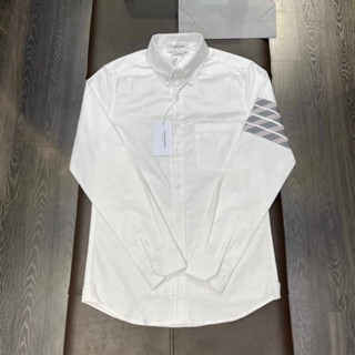 Áo Sơ Mi Trắng Nam Dài Tay Thom Browne Thêu 4 Sọc Xám Thổ Cẩm Ống Tay Logo Bụng Vải Thô Hàng Cao Cấp Cho Các Boy Phố