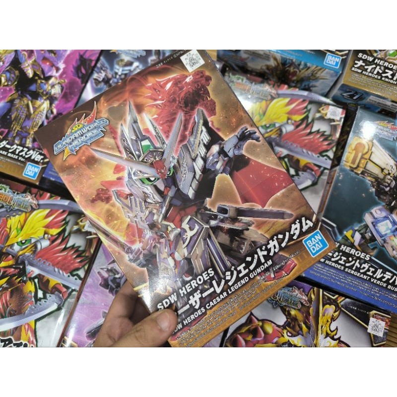 MÔ HÌNH LẮP RÁP SD WORLD HEROES GUNDAM / SDWH No. 19 CAESAR LEGEND GUNDAM