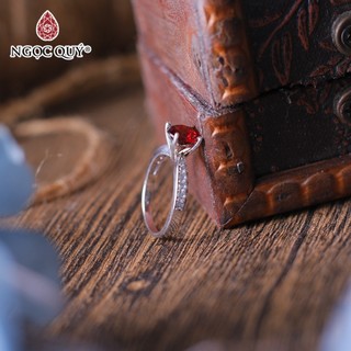 Nhẫn bạc nữu đá Gn ngọc hồng lựu - Ngọc Quý
