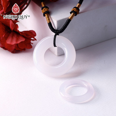 Mặt dây chuyền hình vòng tròn đá mã não trắng - Ngọc Quý
