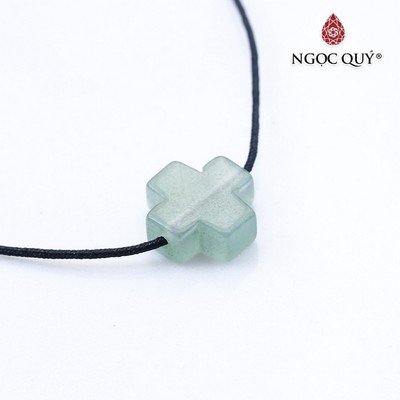 Mặt dây chuyền thánh giá xỏ ngang TA dâu xanh - Ngọc Qúy
