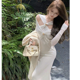 Đầm dự tiệc khoét vai ôm body tay dài sang trọng hotgirl