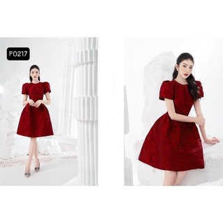 Đầm dự tiệc gấm đỏ Basic sang trọng