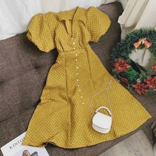 Đầm vàng gấm dự tiệc tay phồng