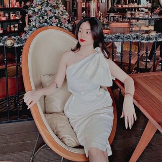 Đầm body lệch vai