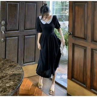 Đầm đen cổ sen nút vintage