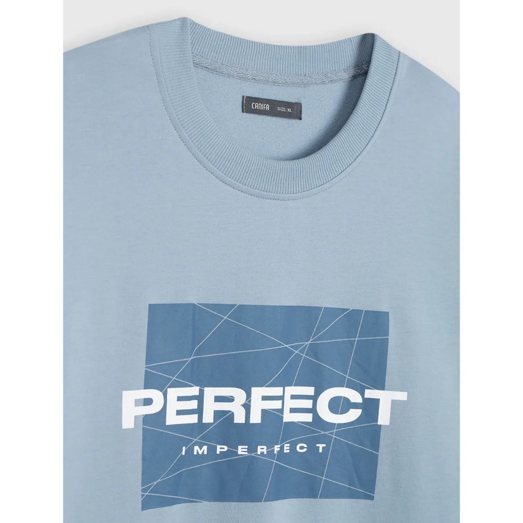 Áo nỉ nam CANIFA in hình chất liệu cotton pha, cổ áo, gấu tay và gấu thân bo, kiểu dáng trẻ trung, năng động 8TW22W024