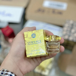 Nước hoa mini versace yellow diamond 5ml -𝐚𝐦𝐛𝐞𝐫𝐩𝐞𝐫𝐟𝐮𝐦𝐞.𝐭𝐞𝐬𝐭𝐞𝐫-