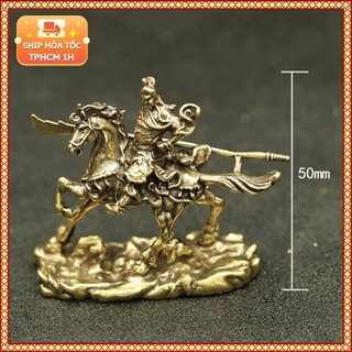 Tượng Nhỏ Bằng Đồng Hình Quan Công Cưỡi Ngựa Cầm Đao (Kích Thước: 6.0cm x 5.1cm)