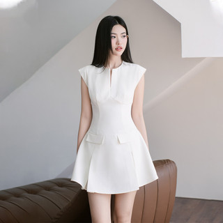 RECHIC Đầm ngắn Evelyn tay ngắn cổ V nhẹ dáng xòe cơ bản sang trọng