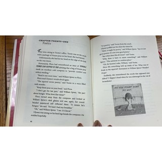 Sách - Flora & Ulysses by Kate DiCamillo