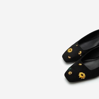 Vascara Giày Slingback Thêu Hoa Cúc BMN 0453 Đen