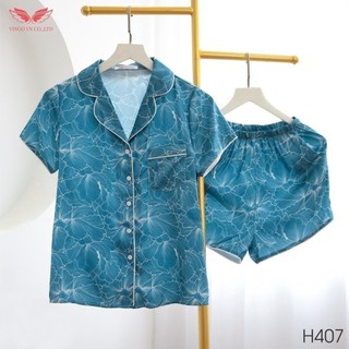 VINGO Bộ Đồ Mặc Nhà Kiểu Dáng Pyjama Nữ Lụa Pháp Tay Cộc Quần Cộc Họa Tiết Hoa Thủy Tiên Trắng Nền Xanh Dương H407 VNGO