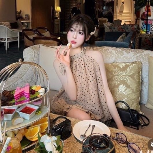 mg váy yếm chấm bi có quần