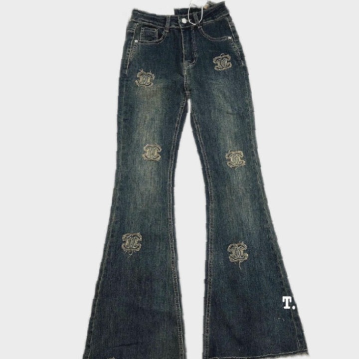 Quần jean ống loe cạp cao THUÊ X, Quần bò ống loe cạp cao thêu X gấu rua 2 bên Q23 | BigBuy360 - bigbuy360.vn