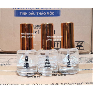 Sơn móng tay màu bóng nước trong