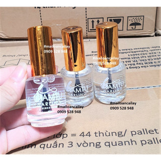 Sơn móng tay màu bóng nước trong