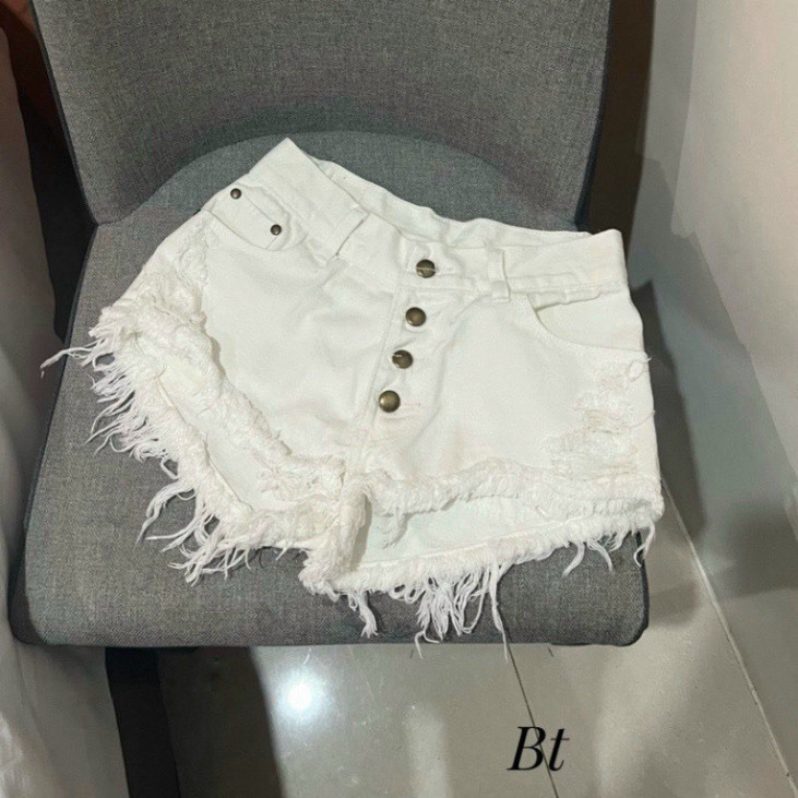 Quần short jeans, quần đùi bò rách tua rua phối nhiều cúc siêu cá tính mặc cực sang chảnh N76 | BigBuy360 - bigbuy360.vn
