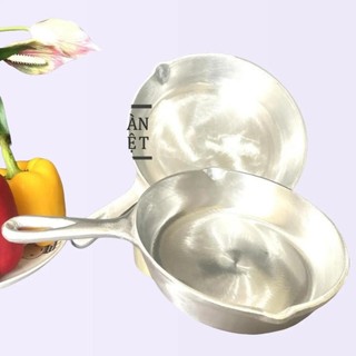  CHẢO GANG TAY CẦM mài bóng đẹp. Chảo dùng Xào rau, nấu cơm cháy, bò né, hào sốt. Chảo truyền thống, giữ nhiệt