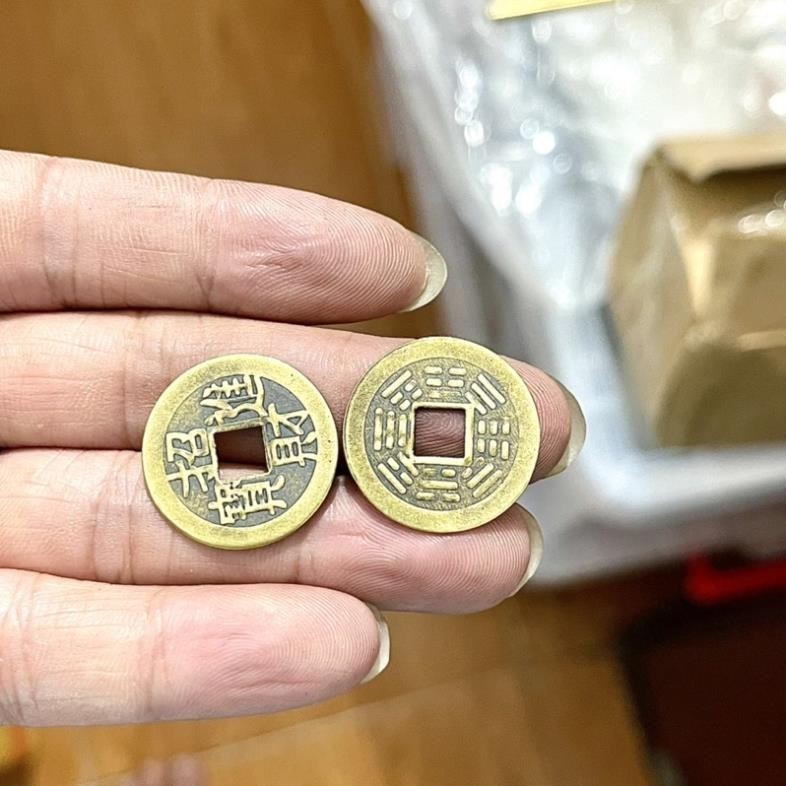 Đồng Xu Bát Quái Bằng Đồng Phong Thủy ĐK 2cm- Đồng Xu Phong Thủy