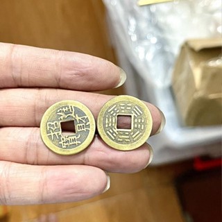 Đồng Xu Bát Quái Bằng Đồng Phong Thủy ĐK 2cm- Đồng Xu Phong Thủy