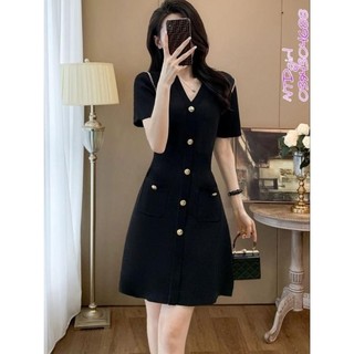 Hàng nhập - Đầm len ôm dệt kim mịn mát đính nút phối dây xích, váy Quảng Châu tay ngắn cổ V 18062024