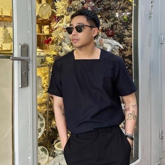 Áo phông basic cổ vuông UNCLÉ Navy Square Collar T-shirt