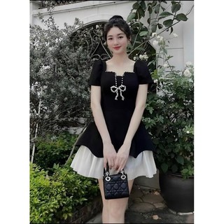Váy đen cổ vuông phối bèo đính đá phong cách tiểu thư