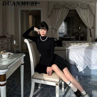 Helia Váy len công chúa phối chân váy xoè bồng tacta 3 lớp xoè.