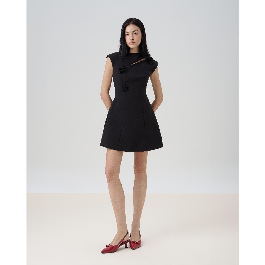 RECHIC Đầm ngắn Rica dáng A cách điệu ngực đính hoa sang trọng thanh lịch | BigBuy360 - bigbuy360.vn