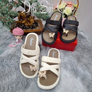 Dép Nữ Lainiki Quai Chéo Xỏ Ngón Gắn Charm Bướm Chất Liệu EVA Phong Cách Thời Trang Cá Tính, Mã 688