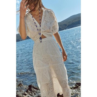 đầm Zara made in Morocco  cutout - thêu rỗng tay phồng cổ chữ V  - Luumooc