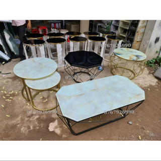 Bàn kim cương vuông, bàn sofa mặt kính cường lực chống trầy xước - khung sắt sơn tĩnh điện vàng chính hãng
