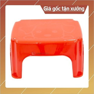 Ghế nhựa lùn hình chữ nhật dùng để ngồi chồm hổm, họa tiết cún con