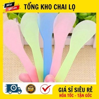[RẺ VÔ ĐỊCH] [100c] Que Nhựa Lấy Kem Dùng Trong Spa .
