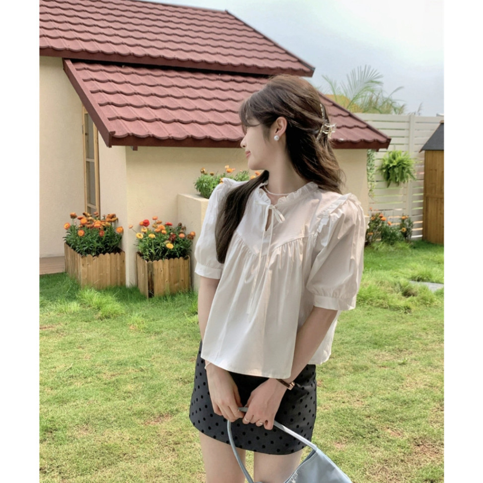 Áo babydoll ngắn tay bèo cổ buộc nơ thân trước bổ cúp V bồng nhún phong cách Hàn Quốc | BigBuy360 - bigbuy360.vn