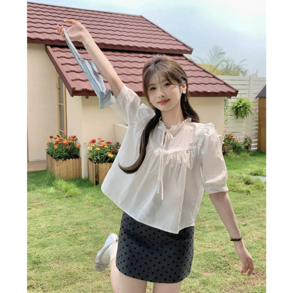 Áo babydoll ngắn tay bèo cổ buộc nơ thân trước bổ cúp V bồng nhún phong cách Hàn Quốc | BigBuy360 - bigbuy360.vn