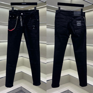 Quần jean bò nam DSQ slimfit đen trơn dập nhăn 3D đùi thêu số 2 khoá lệch 4 cúc phối dây xích đỏ QJ530P