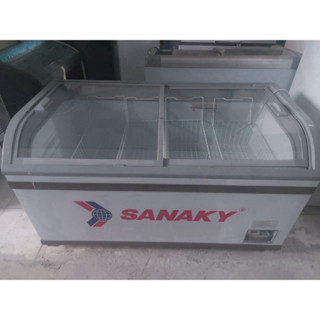Tủ đông kem 500 lít mặt kính cong VH-888K thanh lý