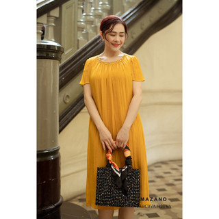 Đầm Suông Vải chiffon dập nhăn Cổ tròn đính trang trí Tay ngắn Dài qua gối nữ Mazano